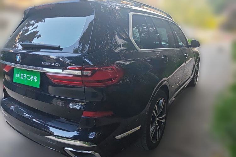 Used BMW X7 2020 xDrive40i Luxury M Sport Package Rear Right 45 Deg