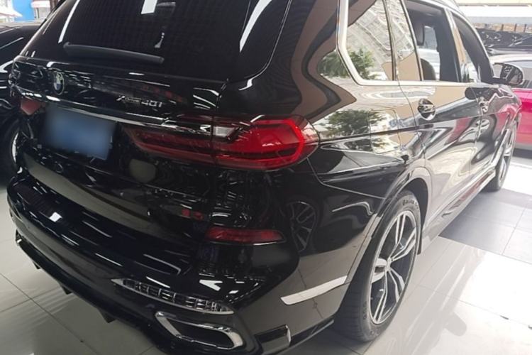 Used BMW X7 2020 xDrive40i Luxury M Sport Package Rear Right 45 Deg