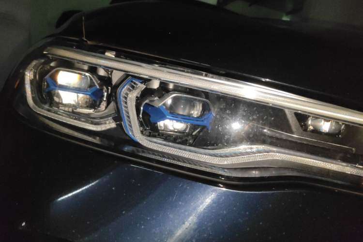 Used BMW X7 2020 xDrive40i Luxury M Sport Package Right Front Headlight
