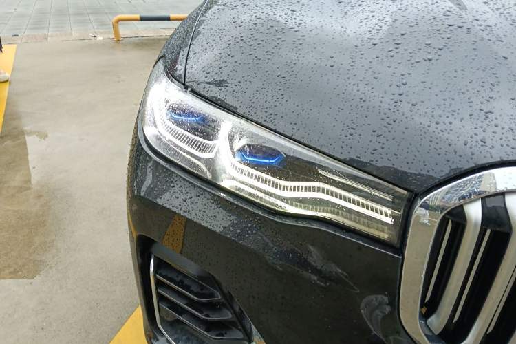 Used BMW X7 2020 xDrive40i Executive Luxury Package Right Front Headlight