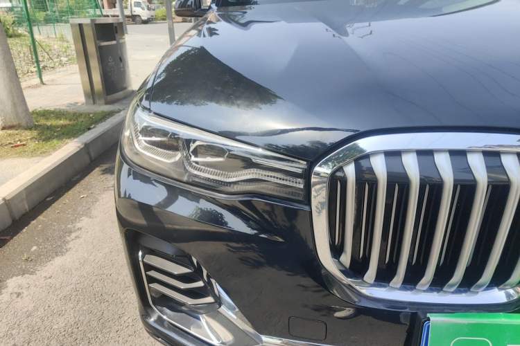 Used BMW X7 2020 xDrive40i Luxury Package with Leading Features Right Front Headlight