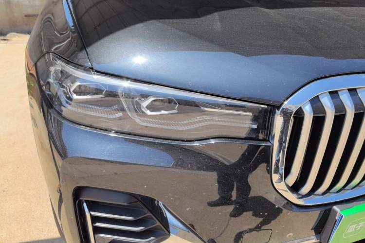 Used BMW X7 2020 xDrive40i Luxury Package with Leading Features Right Front Headlight