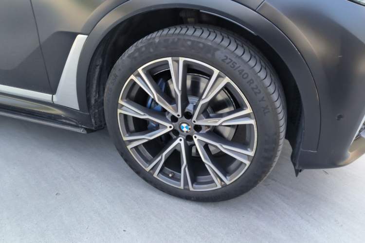 Used BMW X7 2020 xDrive40i Executive M Sport Package Right Front Wheel Hub