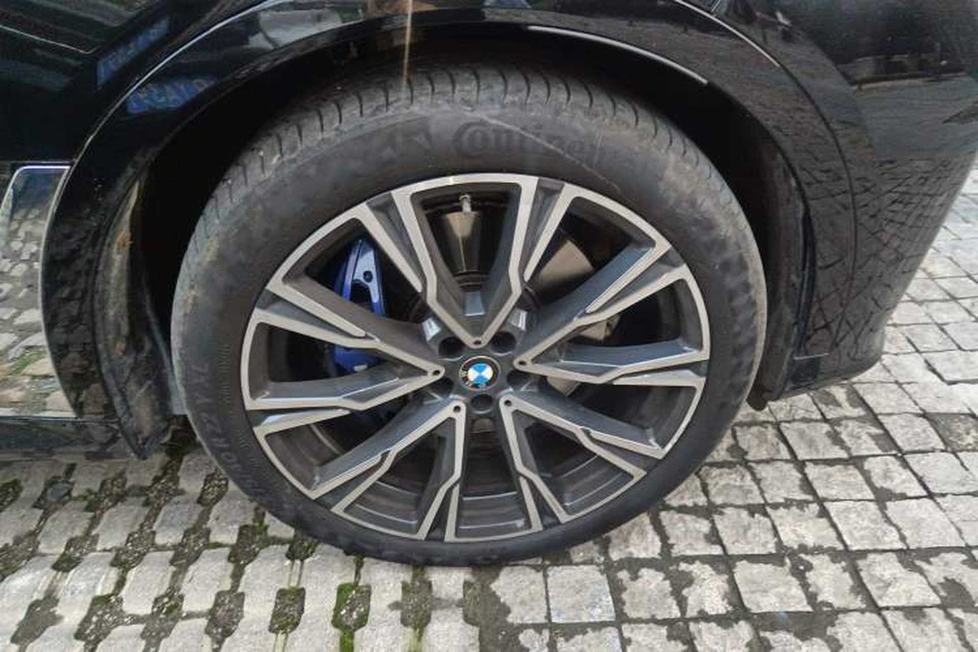 Used BMW X7 2020 xDrive40i Executive M Sport Package Right Front Wheel Hub