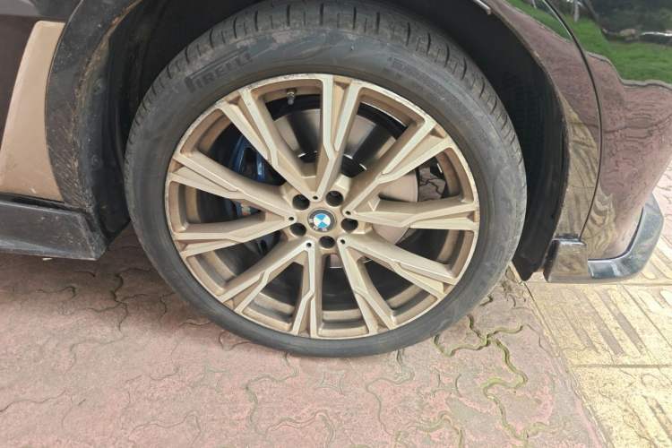 Used BMW X7 2020 xDrive40i Executive M Sport Package Right Front Wheel Hub
