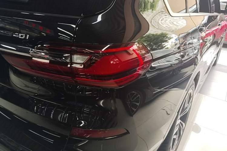 Used BMW X7 2020 xDrive40i Luxury M Sport Package Right Rear Taillight