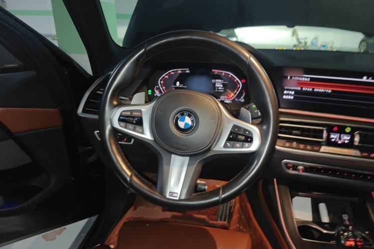 Used BMW X7 2020 xDrive40i Luxury M Sport Package Steering Wheel