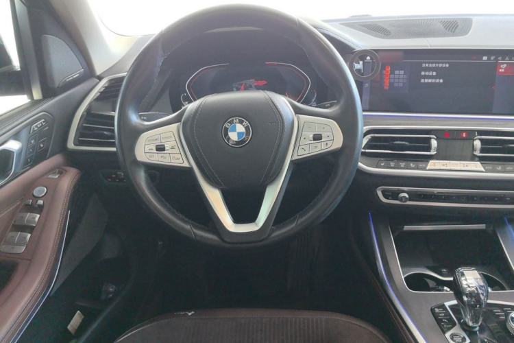 Used BMW X7 2020 xDrive40i Luxury Package with Leading Features Steering Wheel