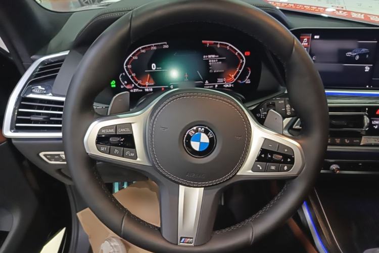 Used BMW X7 2020 xDrive40i Luxury M Sport Package Steering Wheel