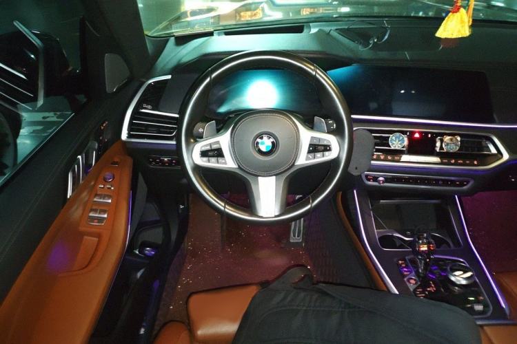 Used BMW X7 2020 xDrive40i Luxury M Sport Package Steering Wheel