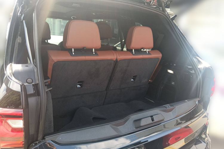 Used BMW X7 2020 xDrive40i Luxury M Sport Package Trunk