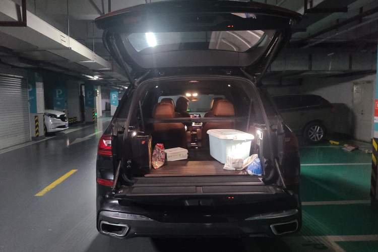 Used BMW X7 2020 xDrive40i Luxury M Sport Package Trunk