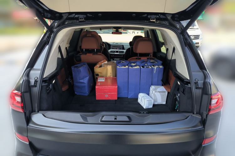 Used BMW X7 2020 xDrive40i Executive M Sport Package Trunk