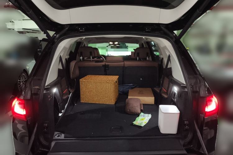 Used BMW X7 2020 xDrive40i Luxury Package with Leading Features Trunk