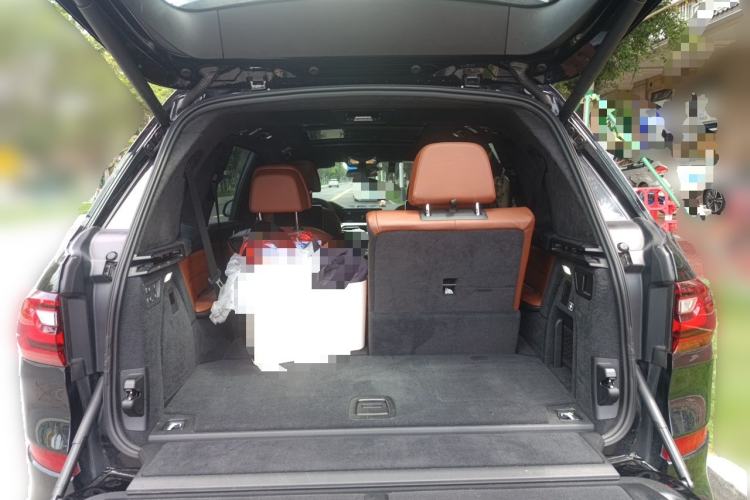 Used BMW X7 2020 xDrive40i Executive M Sport Package Trunk