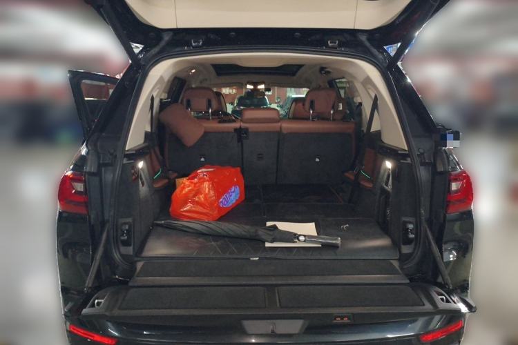 Used BMW X7 2020 xDrive40i Luxury Package with Leading Features Trunk