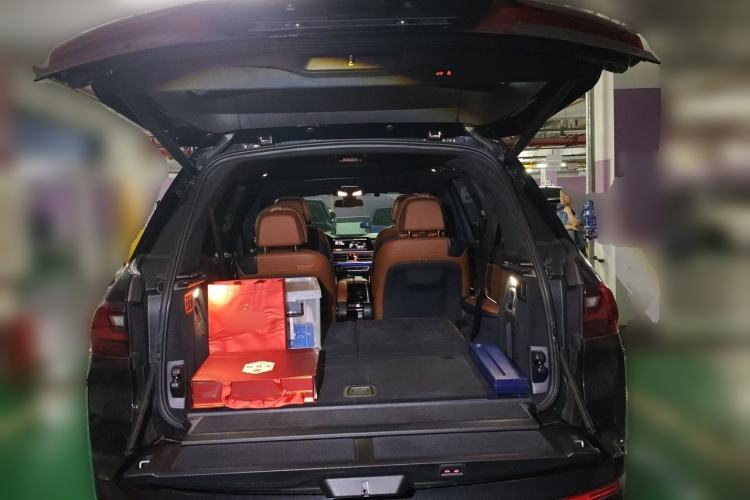 Used BMW X7 2020 xDrive40i Luxury Package with Premium Features Trunk