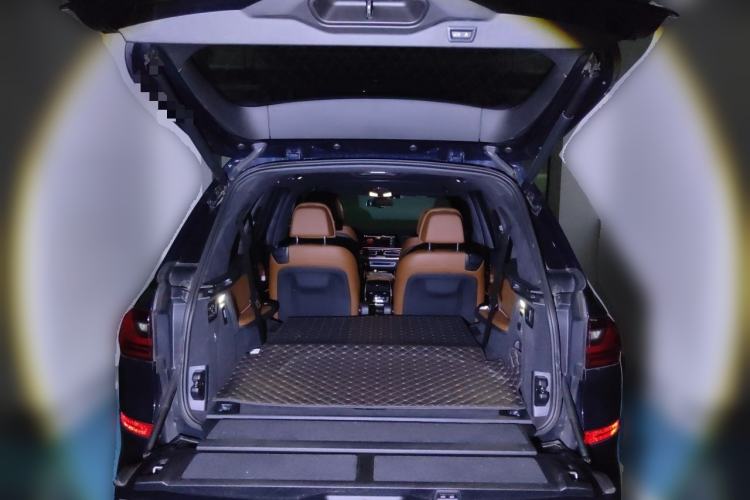 Used BMW X7 2020 xDrive40i Luxury M Sport Package Trunk