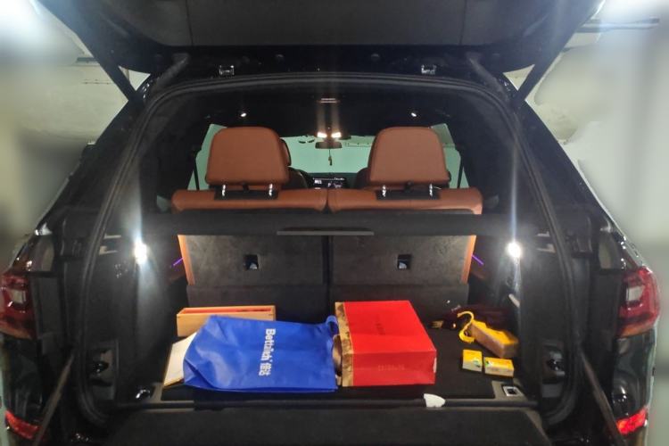 Used BMW X7 2020 xDrive40i Luxury M Sport Package Trunk