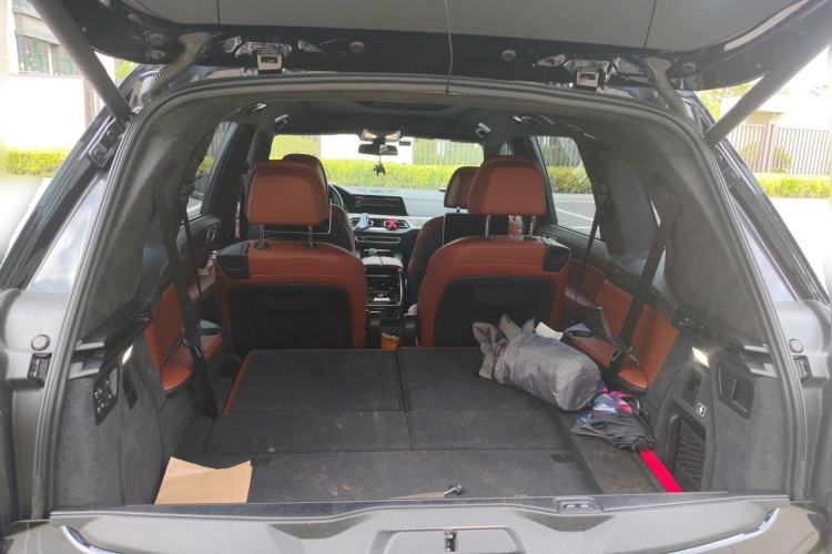 Used BMW X7 2020 xDrive40i Executive Luxury Package Trunk