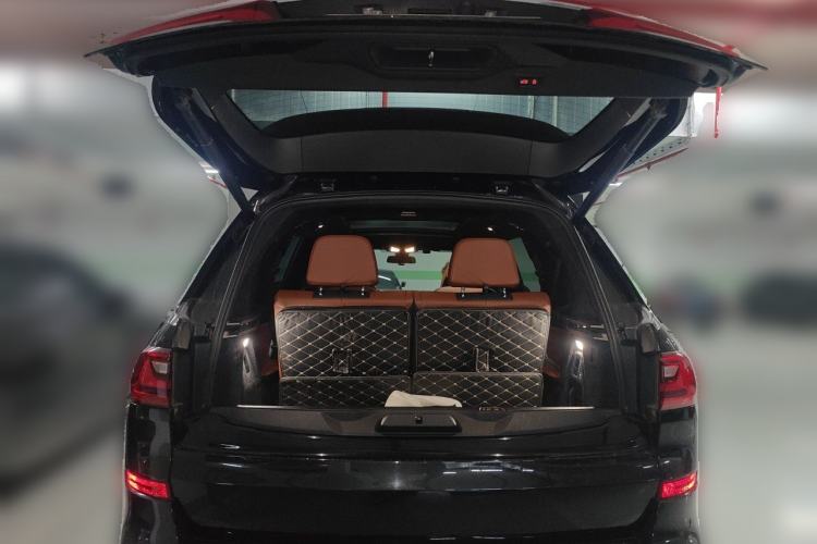 Used BMW X7 2020 xDrive40i Luxury M Sport Package Trunk