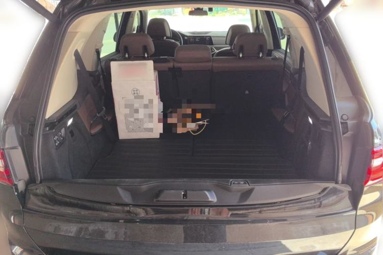 Used BMW X7 2020 xDrive40i Luxury Package with Leading Features Trunk