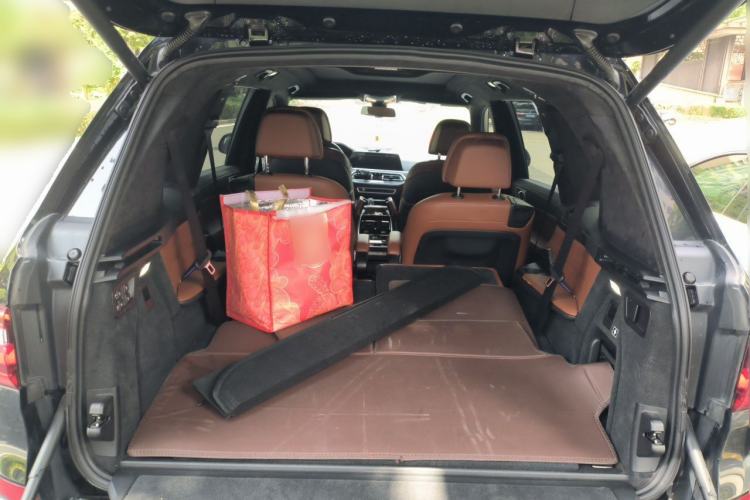 Used BMW X7 2020 xDrive40i Luxury M Sport Package Trunk