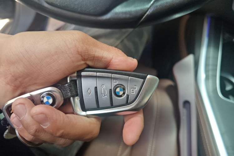 Used BMW X7 2020 xDrive40i Luxury Package with Leading Features Vehicle Key