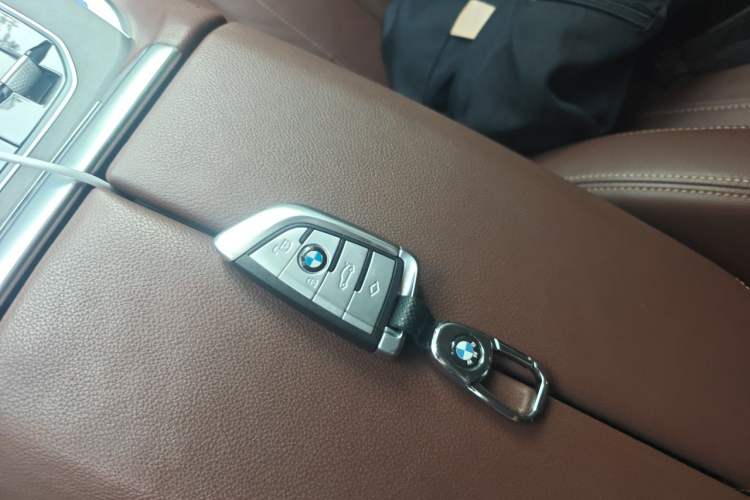 Used BMW X7 2020 xDrive40i Luxury Package with Leading Features Vehicle Key