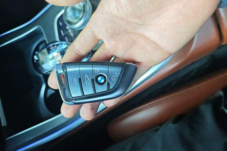 Used BMW X7 2020 xDrive40i Luxury M Sport Package Vehicle Key