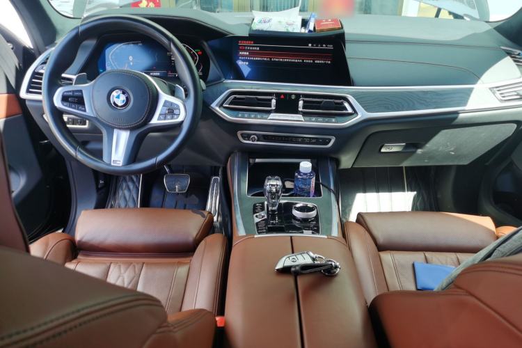Used BMW X7 2020 xDrive40i Luxury M Sport Package Center Console