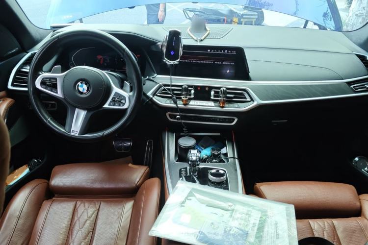 Used BMW X7 2020 xDrive40i Luxury M Sport Package Center Console