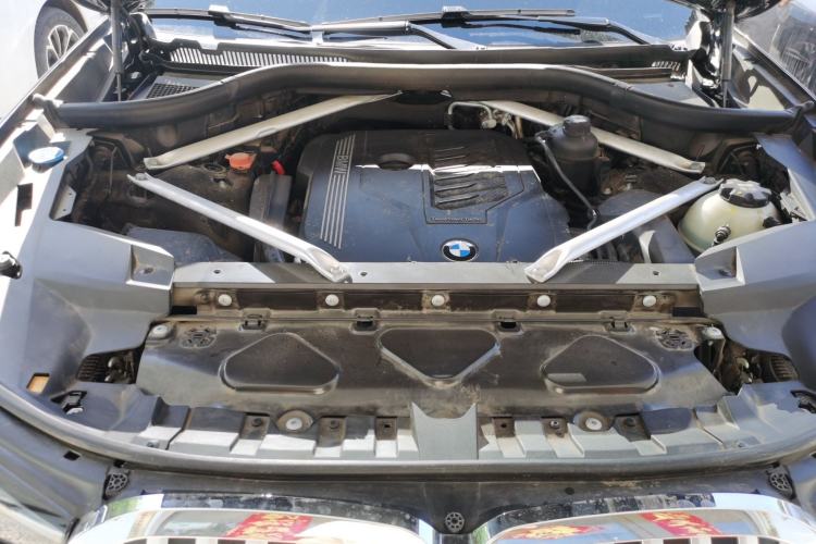 Used BMW X7 2020 xDrive40i Luxury M Sport Package Engine Bay