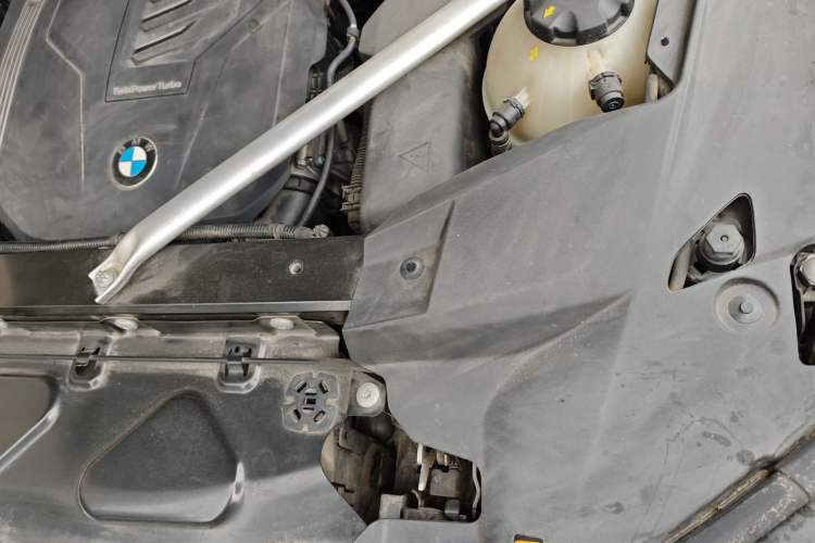 Used BMW X7 2020 xDrive40i Luxury M Sport Package Engine Bay Left