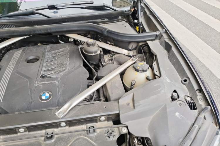 Used BMW X7 2020 xDrive40i Luxury M Sport Package Engine Bay Left