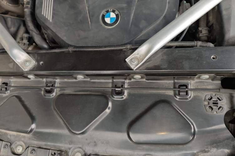 Used BMW X7 2020 xDrive40i Luxury M Sport Package Engine Bay Right