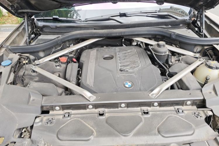 Used BMW X7 2020 xDrive40i Luxury M Sport Package Engine Bay