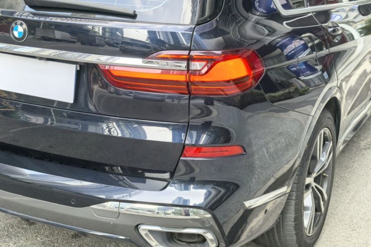 Used BMW X7 2020 xDrive40i Luxury M Sport Package Exterior 5