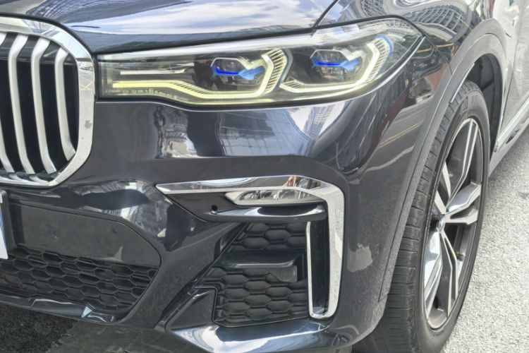 Used BMW X7 2020 xDrive40i Luxury M Sport Package Exterior 6