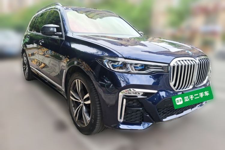 Used BMW X7 2020 xDrive40i Luxury M Sport Package Front Right 45 Deg