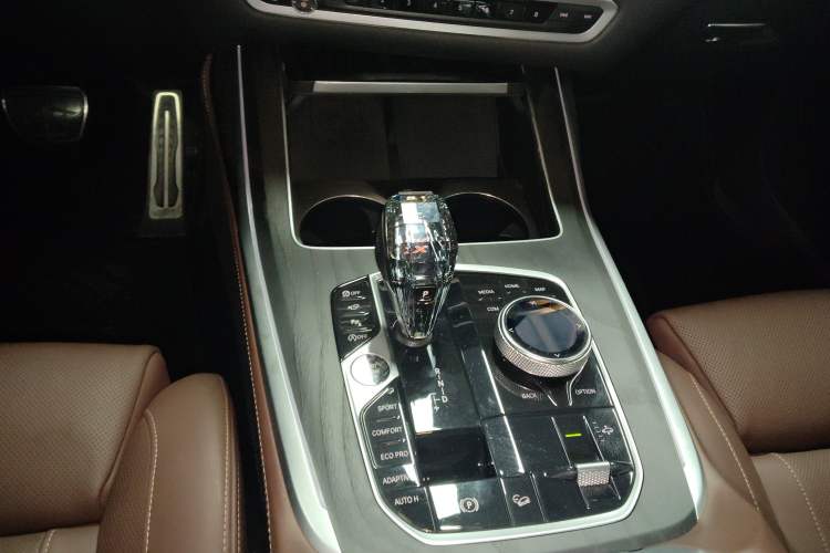 Used BMW X7 2020 xDrive40i Luxury M Sport Package Gear Lever