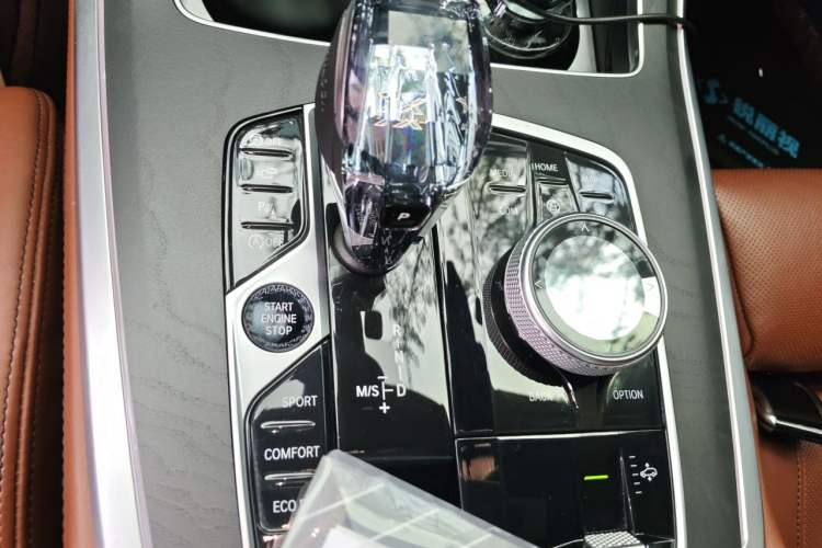 Used BMW X7 2020 xDrive40i Luxury M Sport Package Gear Lever
