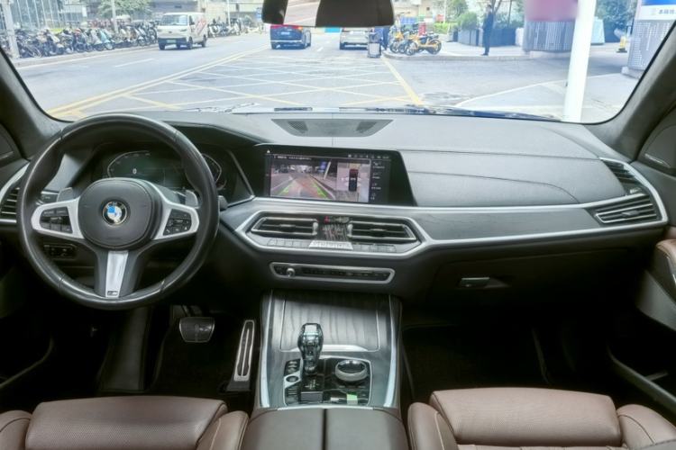 Used BMW X7 2020 xDrive40i Luxury M Sport Package Interior 1