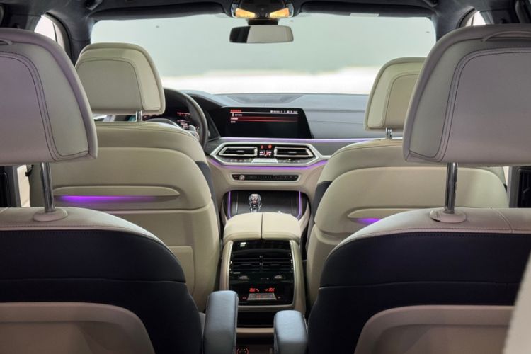 Used BMW X7 2020 xDrive40i Personalized Limited Edition M Sport Package Interior 10