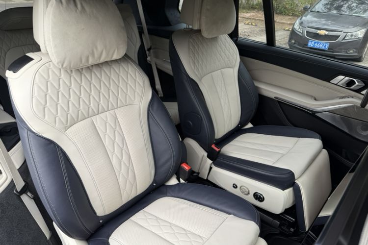 Used BMW X7 2020 xDrive40i Executive M Sport Package Interior 10
