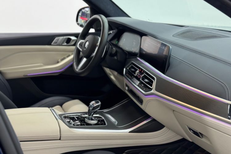 Used BMW X7 2020 xDrive40i Personalized Limited Edition M Sport Package Interior 11