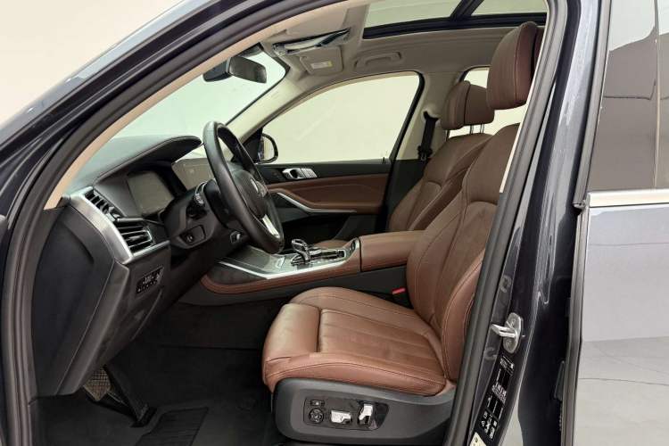 Used BMW X7 2020 xDrive40i Luxury Package with Leading Features Interior 2
