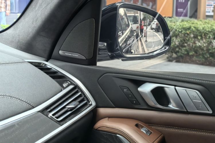 Used BMW X7 2020 xDrive40i Luxury M Sport Package Interior 6