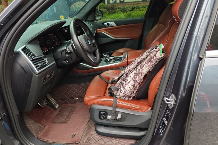 Used BMW X7 2020 xDrive40i Luxury M Sport Package Left Front Seat