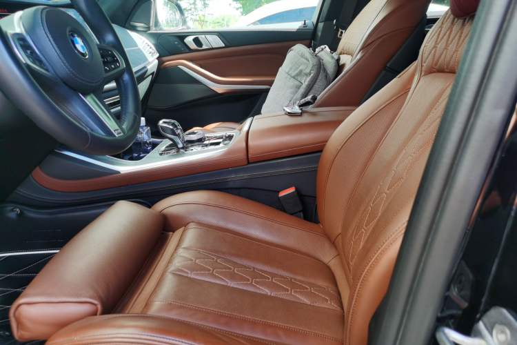 Used BMW X7 2020 xDrive40i Luxury M Sport Package Left Front Seat